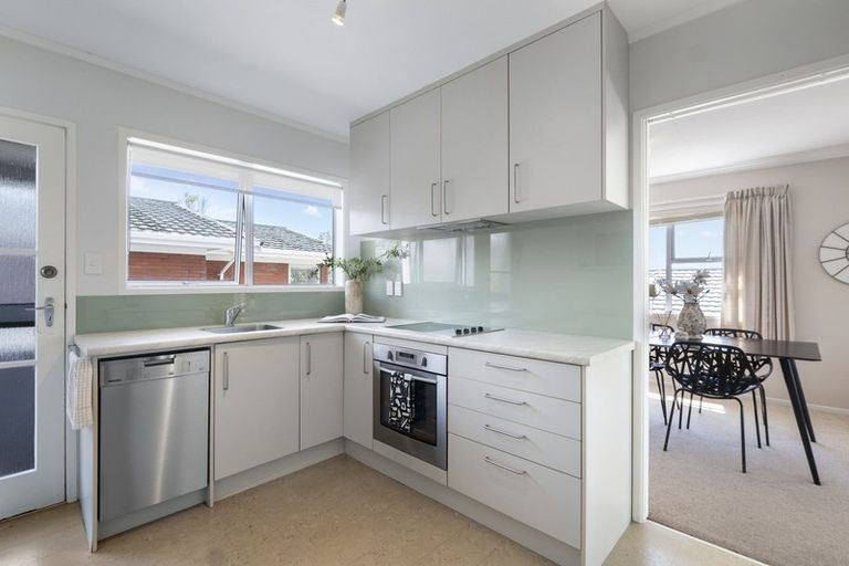 Photo of property in 1/6 Reydon Place, Cockle Bay, Auckland, 2014