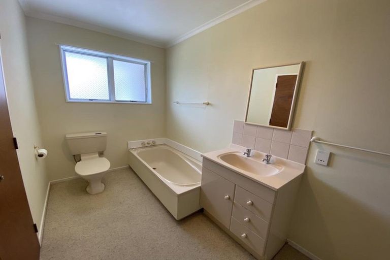 Photo of property in 9 Churchill Avenue, Hokowhitu, Palmerston North, 4410