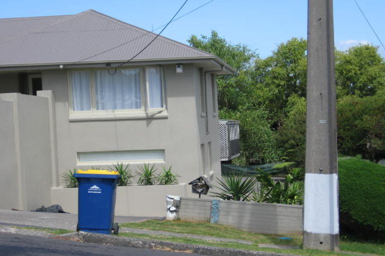 Photo of property in 2/2 Inglis Street, Birkenhead, Auckland, 0626