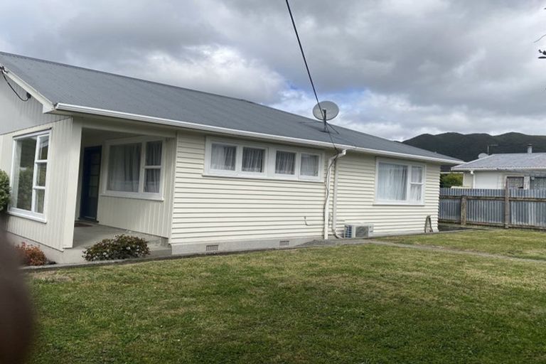 Photo of property in 26 Porutu Street, Fairfield, Lower Hutt, 5011