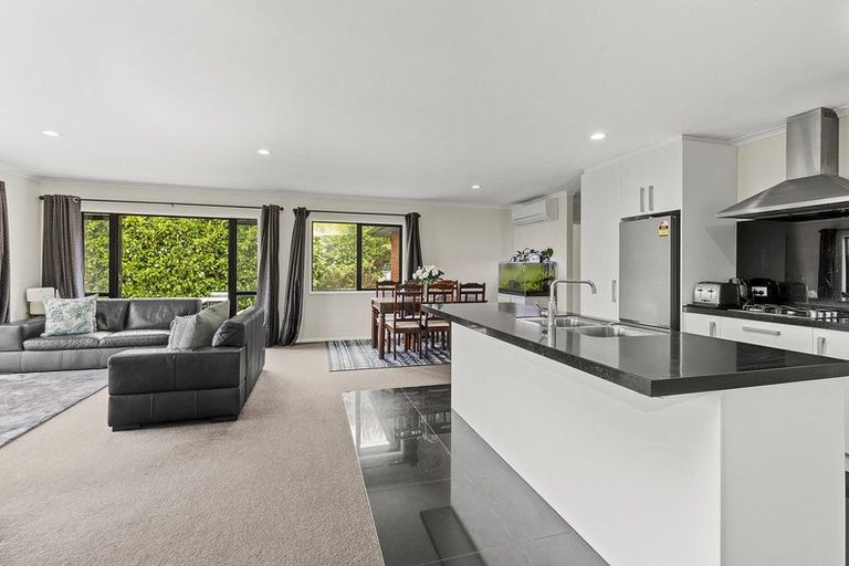 Photo of property in 24 Ships Cove, Whitby, Porirua, 5024