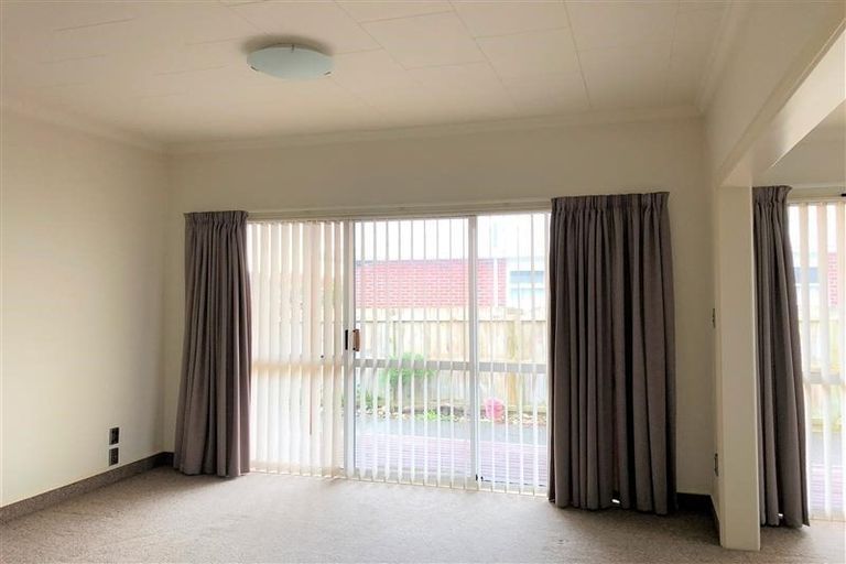 Photo of property in 52 Winchester Street, Levin, 5510