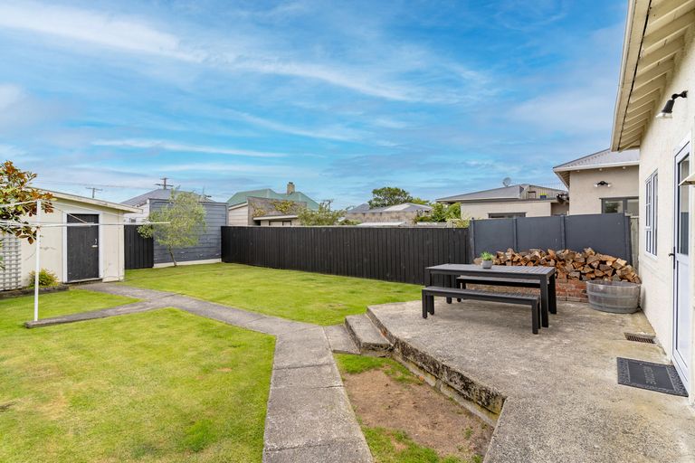 Photo of property in 10 Hargest Crescent, Saint Kilda, Dunedin, 9012