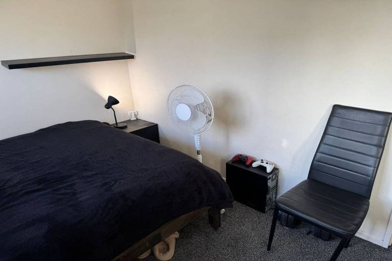 Photo of property in 15 Hinerau Street, Henderson, Auckland, 0612