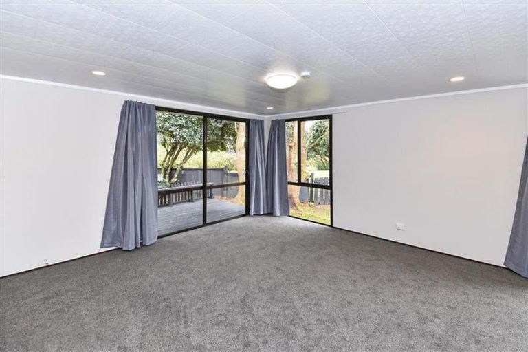 Photo of property in 36 Seaward Place, Wattle Downs, Auckland, 2103