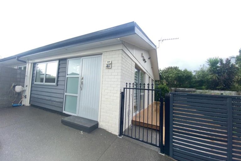 Photo of property in 12 Fielding Crescent, Farm Cove, Auckland, 2012