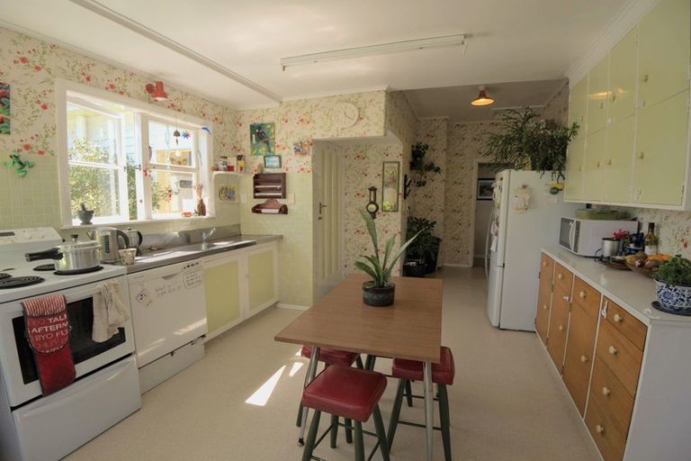 Photo of property in 143 Waiwhetu Road, Waterloo, Lower Hutt, 5011