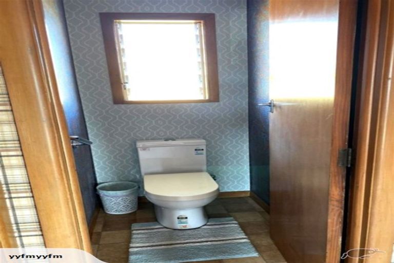 Photo of property in 1/41 Exmouth Road, Northcote, Auckland, 0627