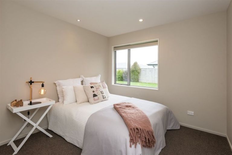 Photo of property in 53 Sequoia Way, Rangiora, 7400