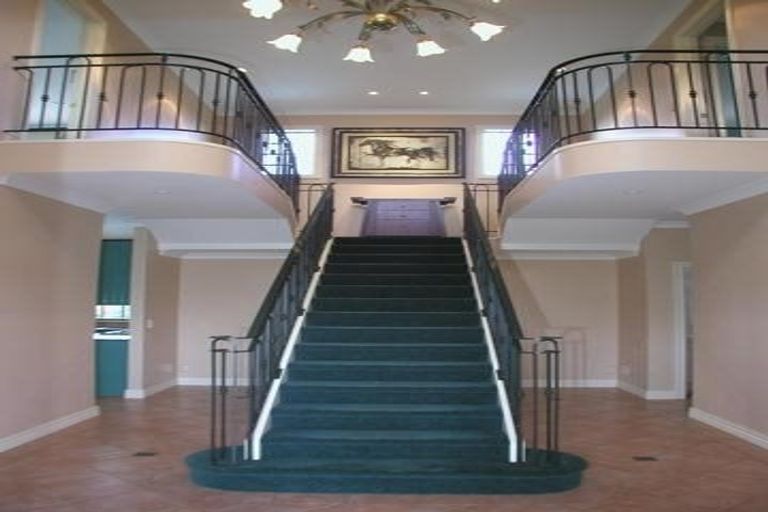 Photo of property in 13 Burgundy Park Avenue, Henderson, Auckland, 0612