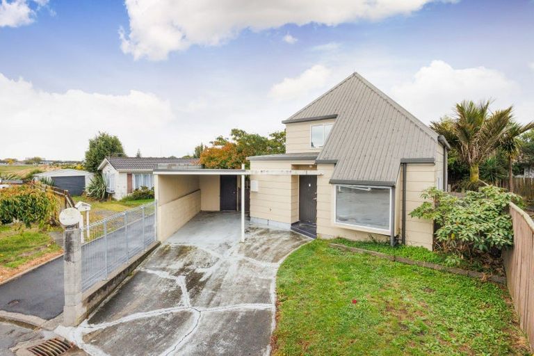 Photo of property in 12 Coromandel Court, Roslyn, Palmerston North, 4414