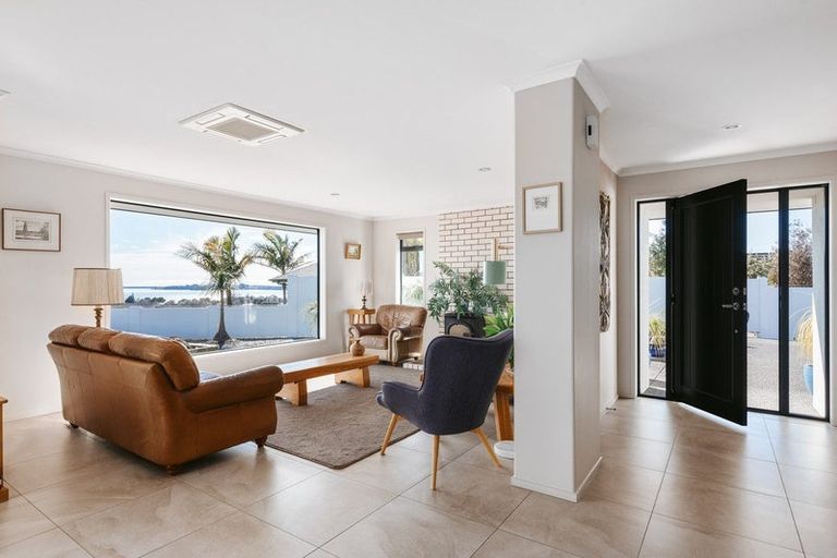 Photo of property in 35 Holyoake Terrace, Omokoroa, 3114