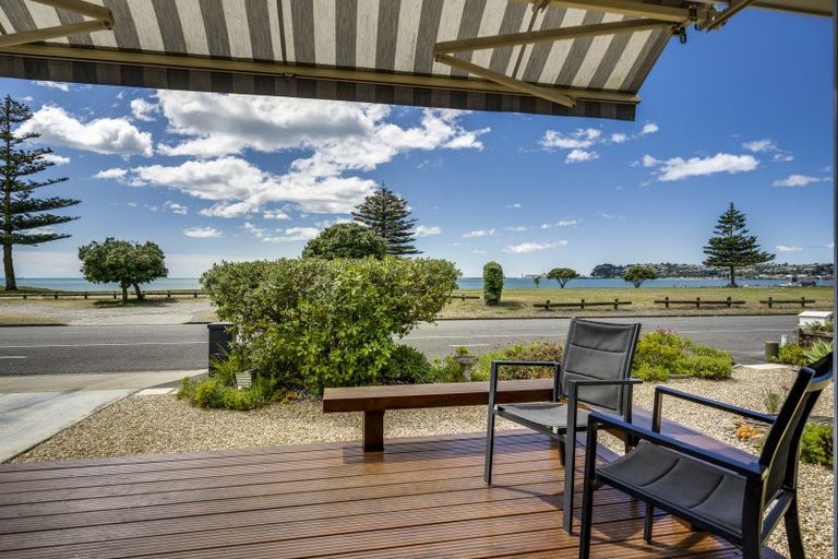 Photo of property in 18 The Esplanade, Westshore, Napier, 4110