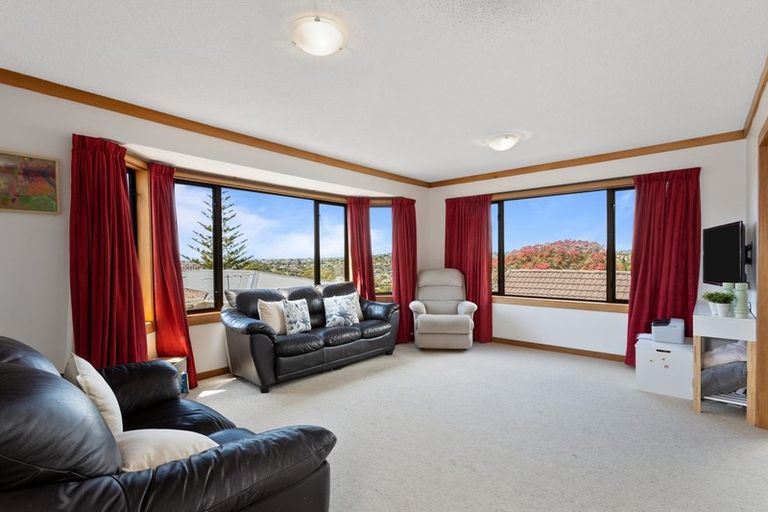 Photo of property in 1/126 Carlisle Road, Browns Bay, Auckland, 0632