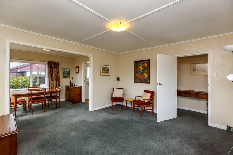 Photo of property in 153 Mangorei Road, Merrilands, New Plymouth, 4312