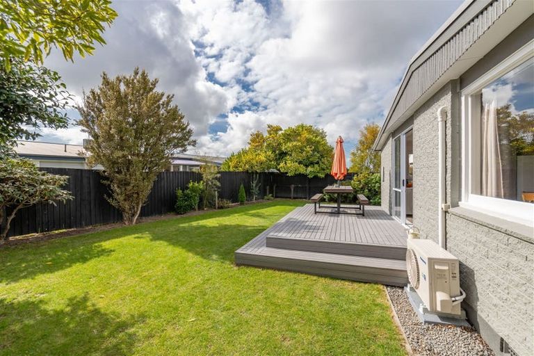 Photo of property in 35 Prestons Road, Redwood, Christchurch, 8051