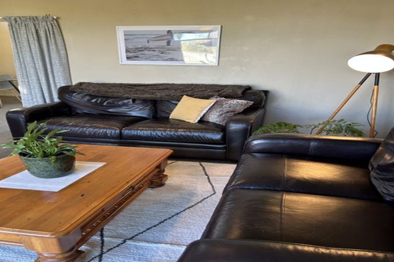 Photo of property in 2/12 Gradwell Place, Two Mile Bay, Taupo, 3330