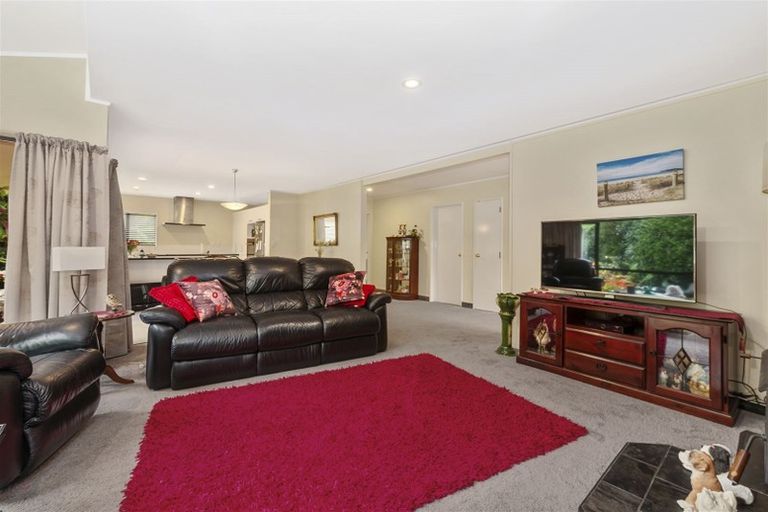 Photo of property in 74c Grand Vue Road, Kawaha Point, Rotorua, 3010