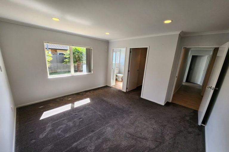 Photo of property in 27 Emmerdale Avenue, Papakura, 2110