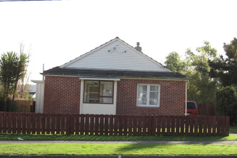 Photo of property in 10 Newcombe Street, Naenae, Lower Hutt, 5011