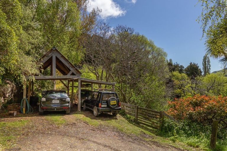 Photo of property in 8 Shadbolts Road, Pigeon Bay, Akaroa, 7583