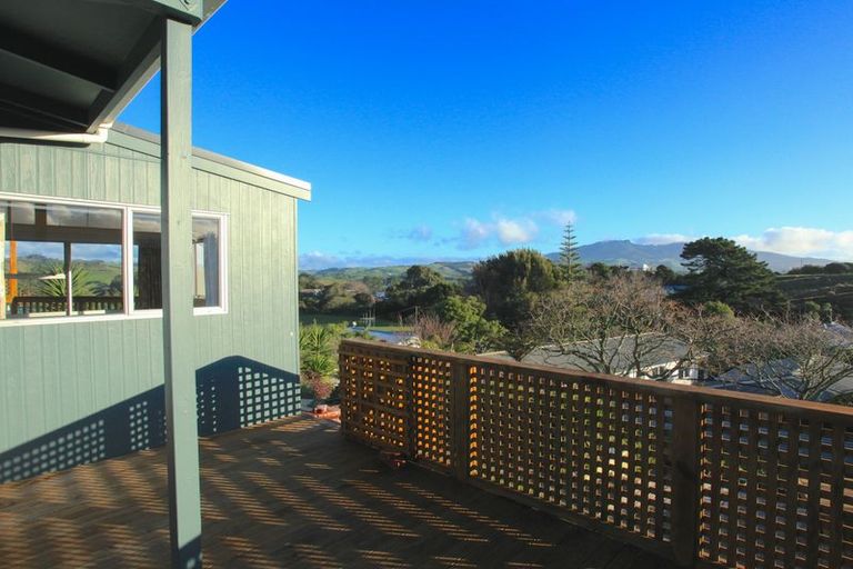 Photo of property in 9 East Street, Raglan, 3225