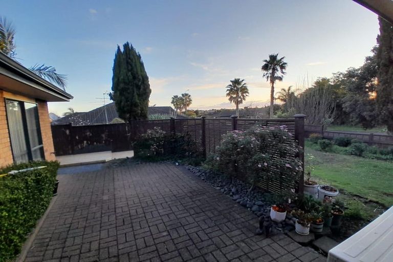 Photo of property in 2 Sandwick Drive, Weymouth, Auckland, 2103