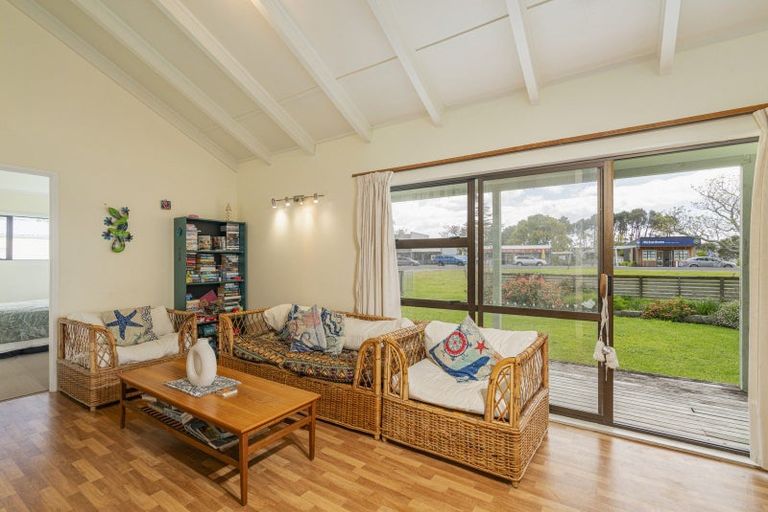 Photo of property in 32 Captain Cook Road, Cooks Beach, Whitianga, 3591