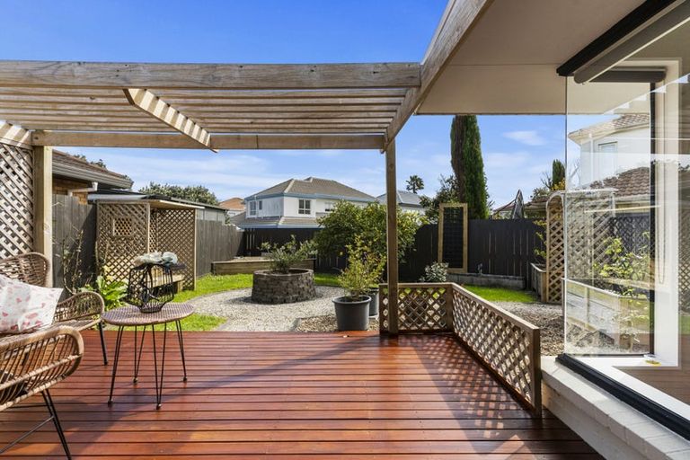 Photo of property in 2/83 Meadowland Drive, Somerville, Auckland, 2014