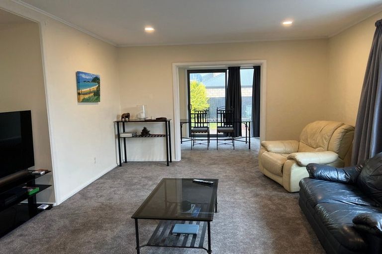 Photo of property in 135 Avonhead Road, Avonhead, Christchurch, 8042