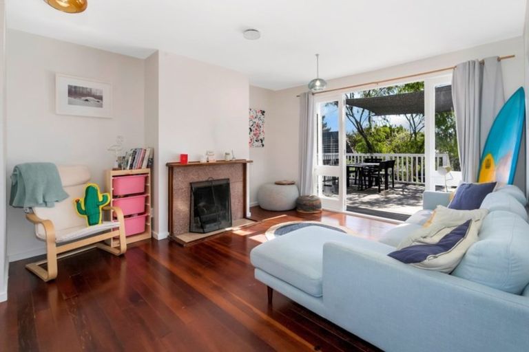 Photo of property in 3 Cadman Avenue, Waterview, Auckland, 1026