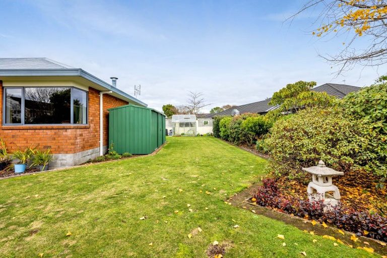 Photo of property in 10 Taylor Place, Merrilands, New Plymouth, 4312