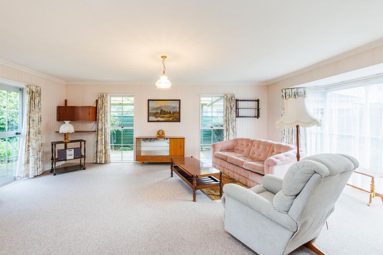 Photo of property in 4 Bambery Court, Palmerston North, 4414