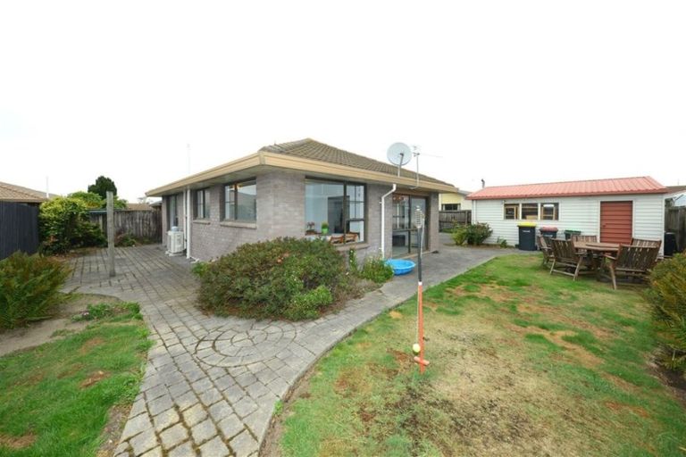 Photo of property in 2/5 Peebles Drive, Hei Hei, Christchurch, 8042