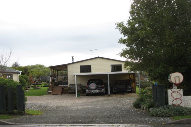 Photo of property in 35 Abel Tasman Drive, Takaka, 7110