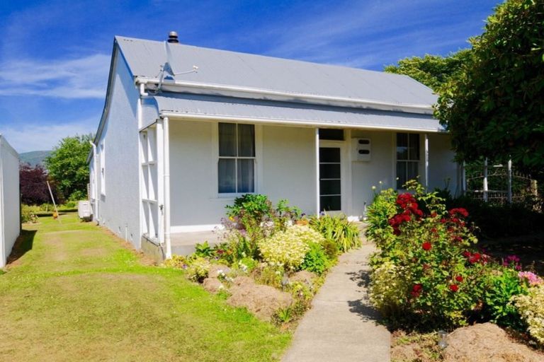 Photo of property in 13 Parsonage Road, Waimate, 7924