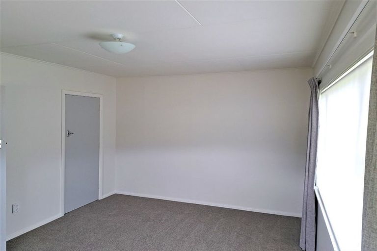 Photo of property in 152 Wainuiomata Road, Wainuiomata, Lower Hutt, 5014