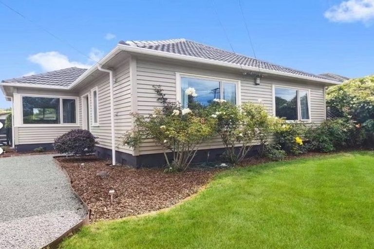 Photo of property in 11 Christian Street, Bryndwr, Christchurch, 8053