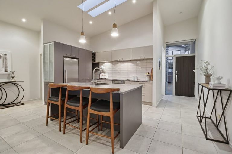 Photo of property in 48 Aurea Avenue, Pakuranga, Auckland, 2010