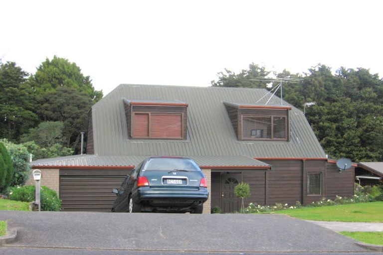 Photo of property in 22 Hakea Place, Totara Heights, Auckland, 2105