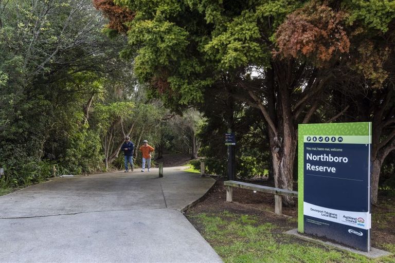 Photo of property in 1/27 Walter Street, Hauraki, Auckland, 0622