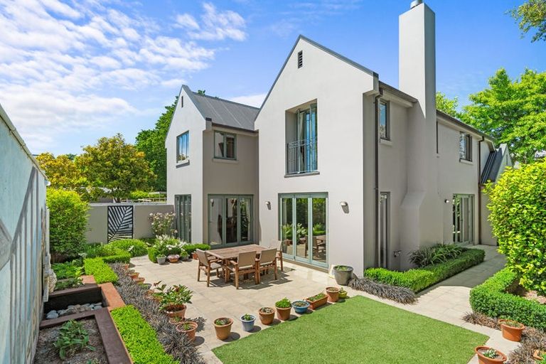 Photo of property in 18a Daresbury Lane, Fendalton, Christchurch, 8014