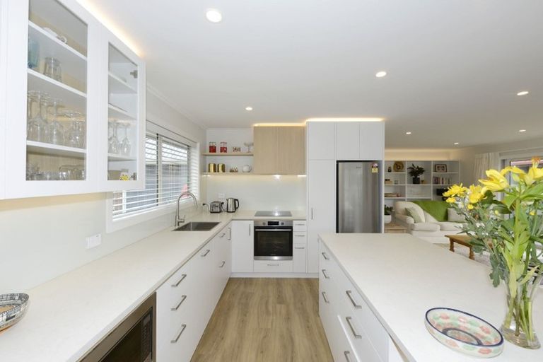 Photo of property in 2/11 Ludecke Place, Sockburn, Christchurch, 8042