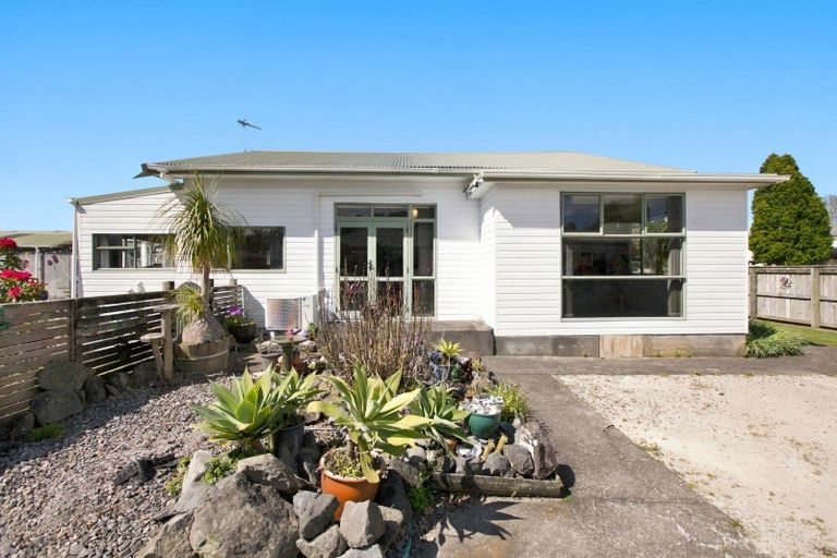 Photo of property in 30 Memorial Place, Waitara, 4320