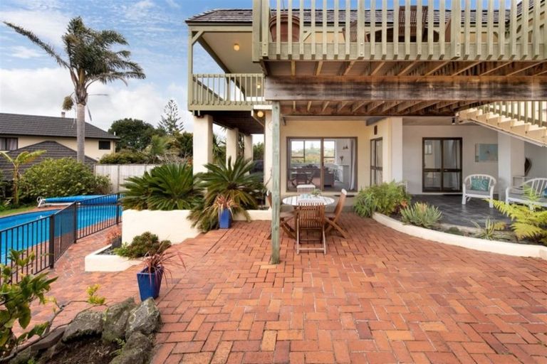 Photo of property in 14 Park Rise, Campbells Bay, Auckland, 0630