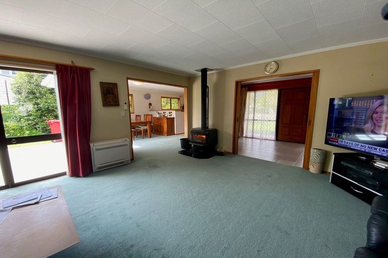 Photo of property in 10 Windsor Avenue, Waikanae, 5036