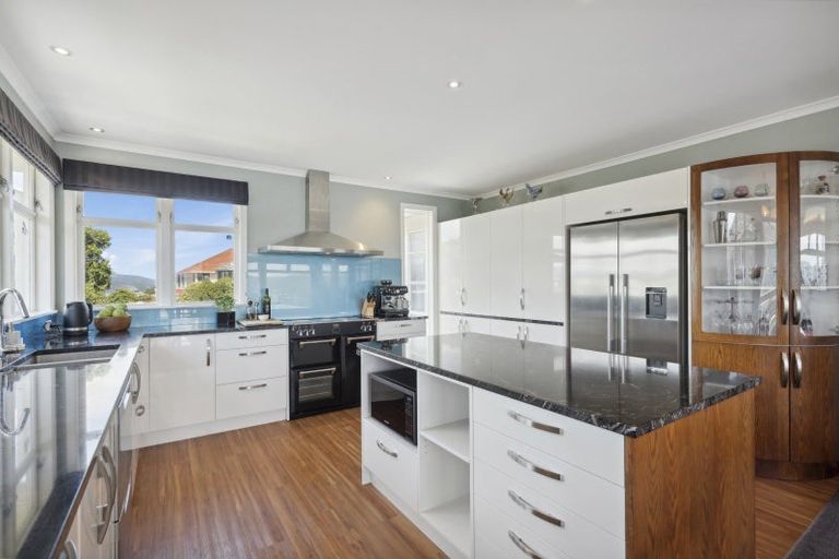 Photo of property in 43 Kaikoura Street, Maupuia, Wellington, 6022