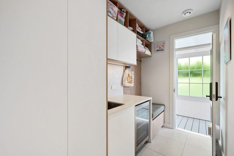 Photo of property in 51 Milford Road, Milford, Auckland, 0620