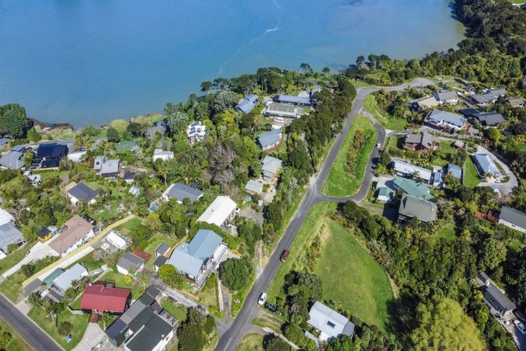 Photo of property in 6 Tutchen Avenue, Raglan, 3225