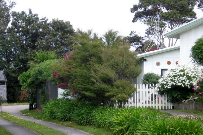 Photo of property in 22 Papaunahi Road, Bowentown, Waihi Beach, 3177